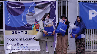 Dukung Korban Bencana Banjir dan Tanah Longsor Gorontalo, Gobel Group Salurkan Bantuan Logistik Mulai dari Paket Beras, Paket Alat Tulis Sekolah hingga Sediakan Fasilitas Mesin Cuci Gratis.