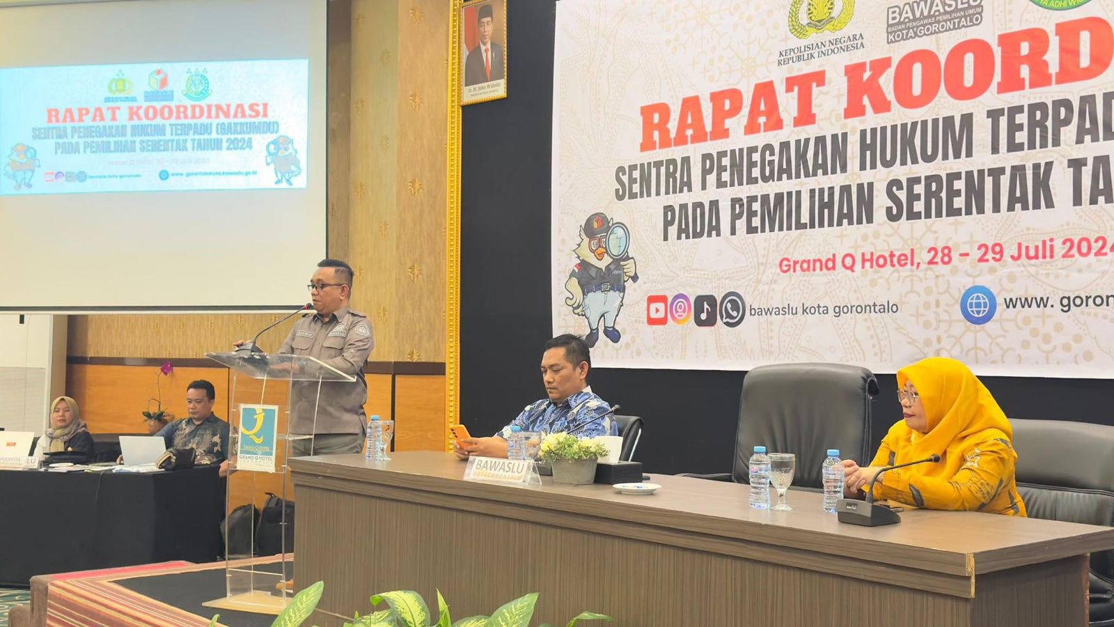 Ketua Bawaslu, Sukrin Saleh Taib saat memberikan sambutan dalam rapat koordinasi Sentra Gakkumdu
