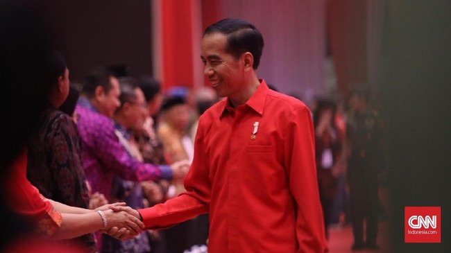 Jokowi dan Keluarga Disambut Golkar Pasca-Pemecatan oleh PDIP.(CNN Indonesia)
