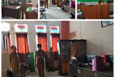 Tampak sekda dr. Jusnan saat melakukan Sidak di Bagian Barjas dan Ekonomi. Doc. Jefri Rison Republish.id)