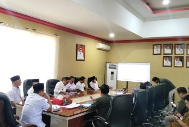 Bupati Bolmong Utara Sirajudin Lasena memimpin pertemuan terkait penataan kawasan hutan dan penyelesaian penguasaan tanah bersama Panitia Tata Batas (PTB), Rabu (11/3/2026). (Foto: Jefri/Republish.id)