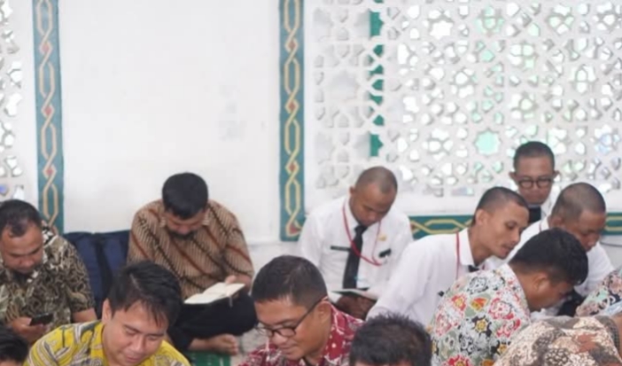 Tampak sejumlah ASN Boltara saat mengikuti program kamis mengaji